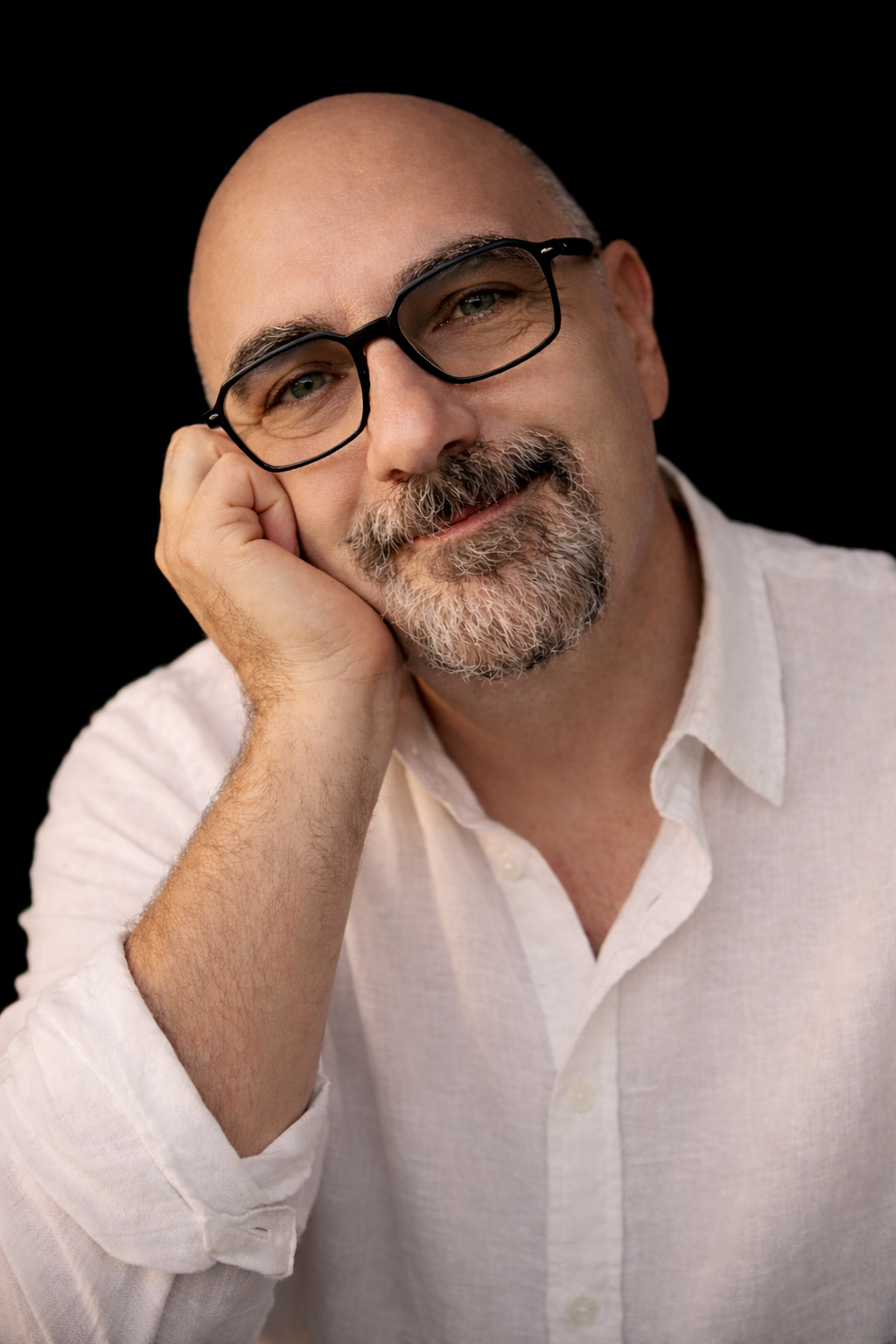 Ritratto di Giuseppe Cascarano, scrittore e direttore editoriale